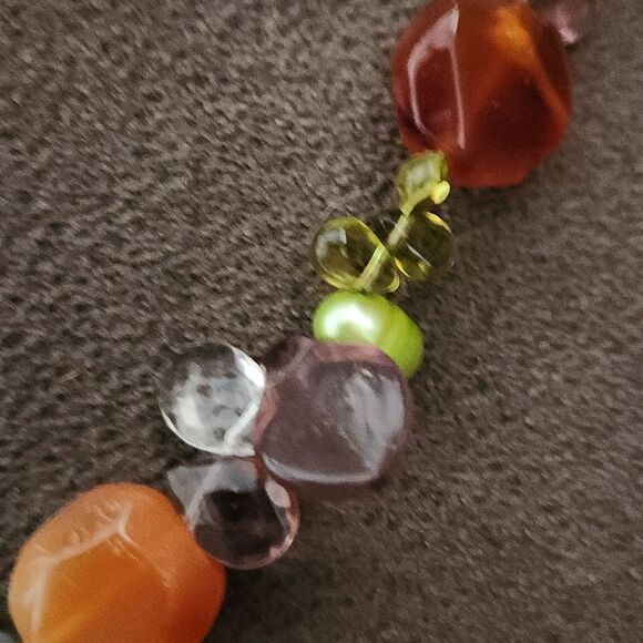 Multi color green,peach,clear polished beaded necklace - Picture 4 of 7